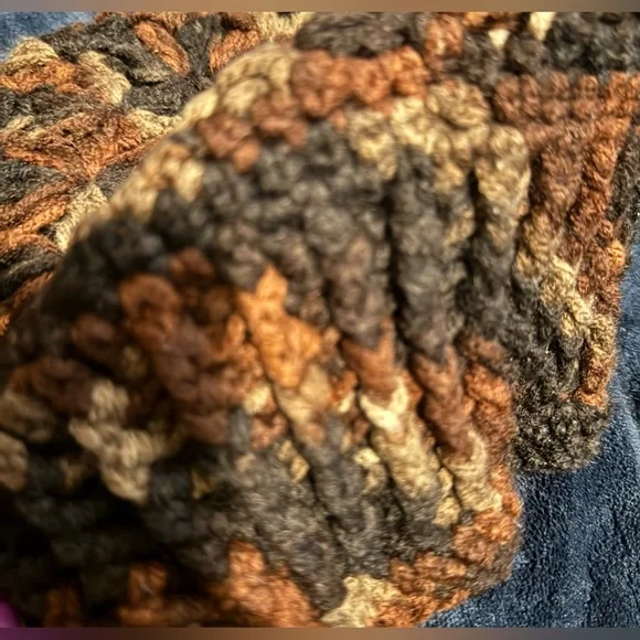 Handmade Crochet Leaf Beret - Picture 5 of 9